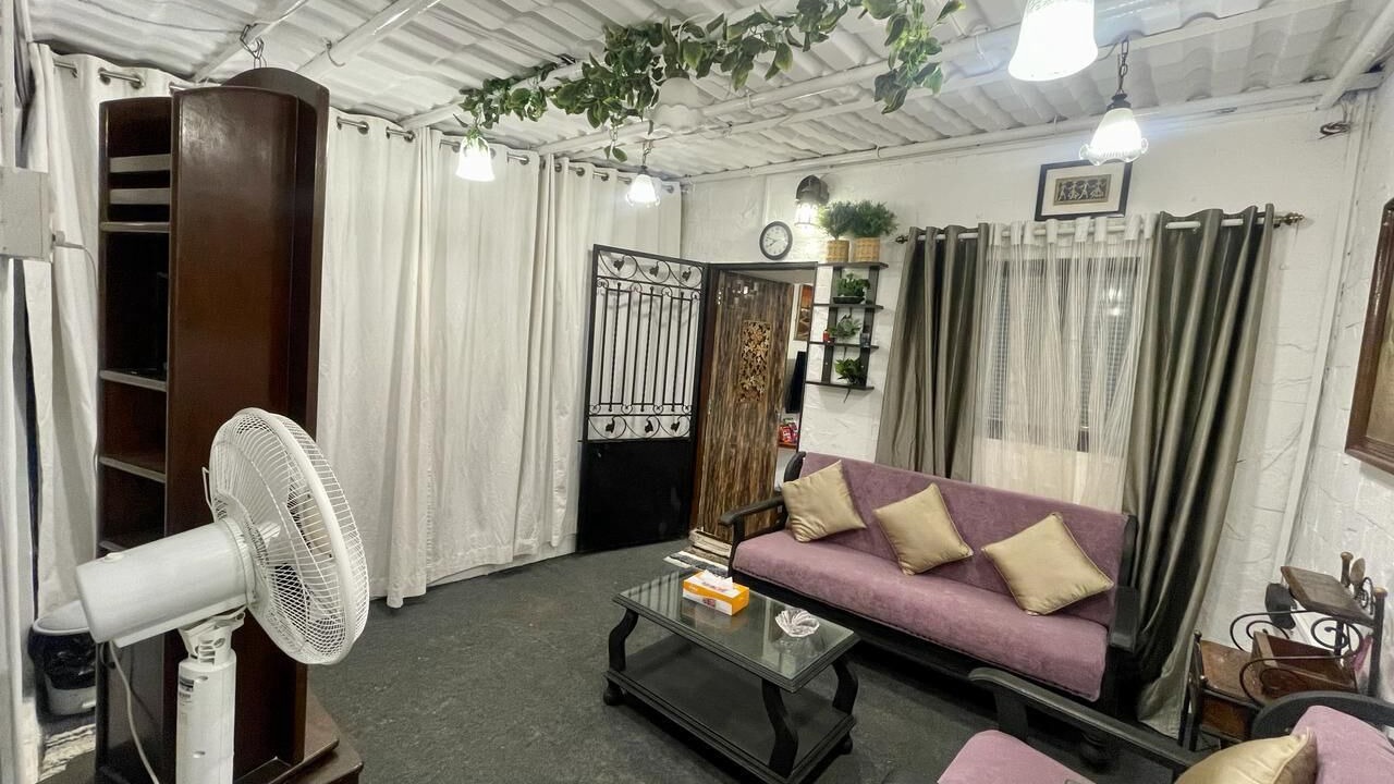 Photo of Livingroom in Pali Hill
