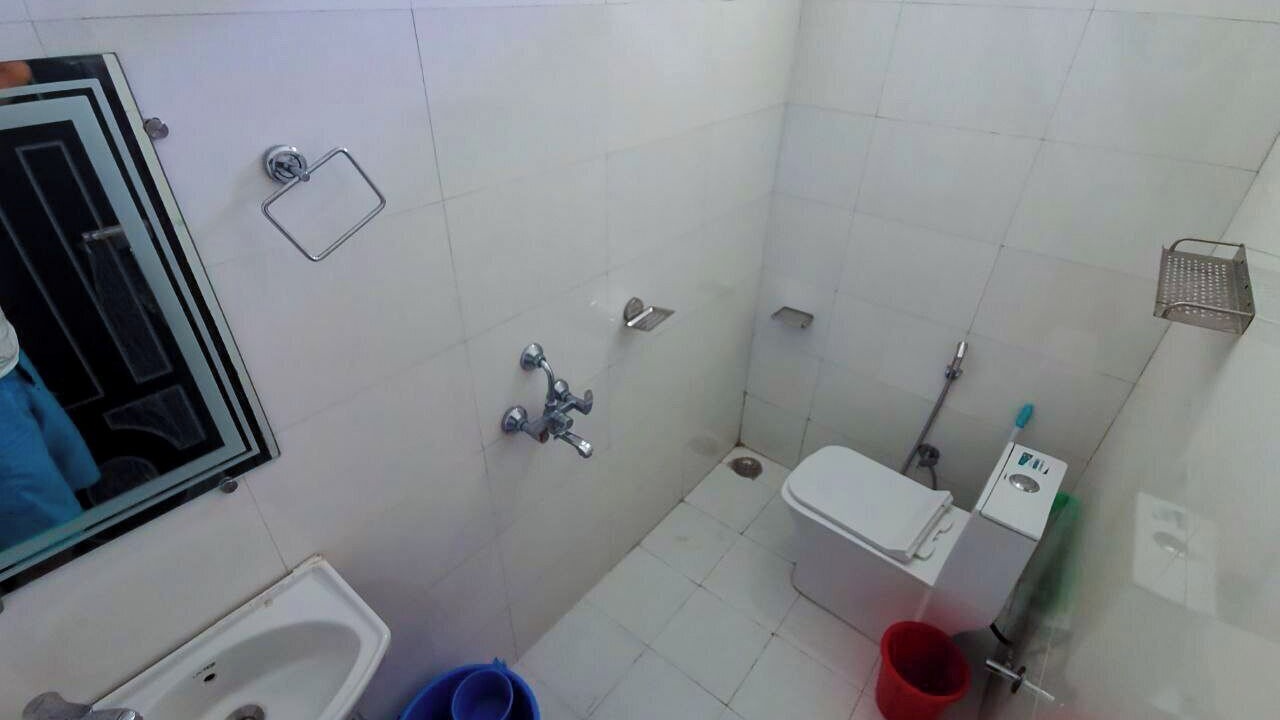 Photo of Bathroom in Tapovan