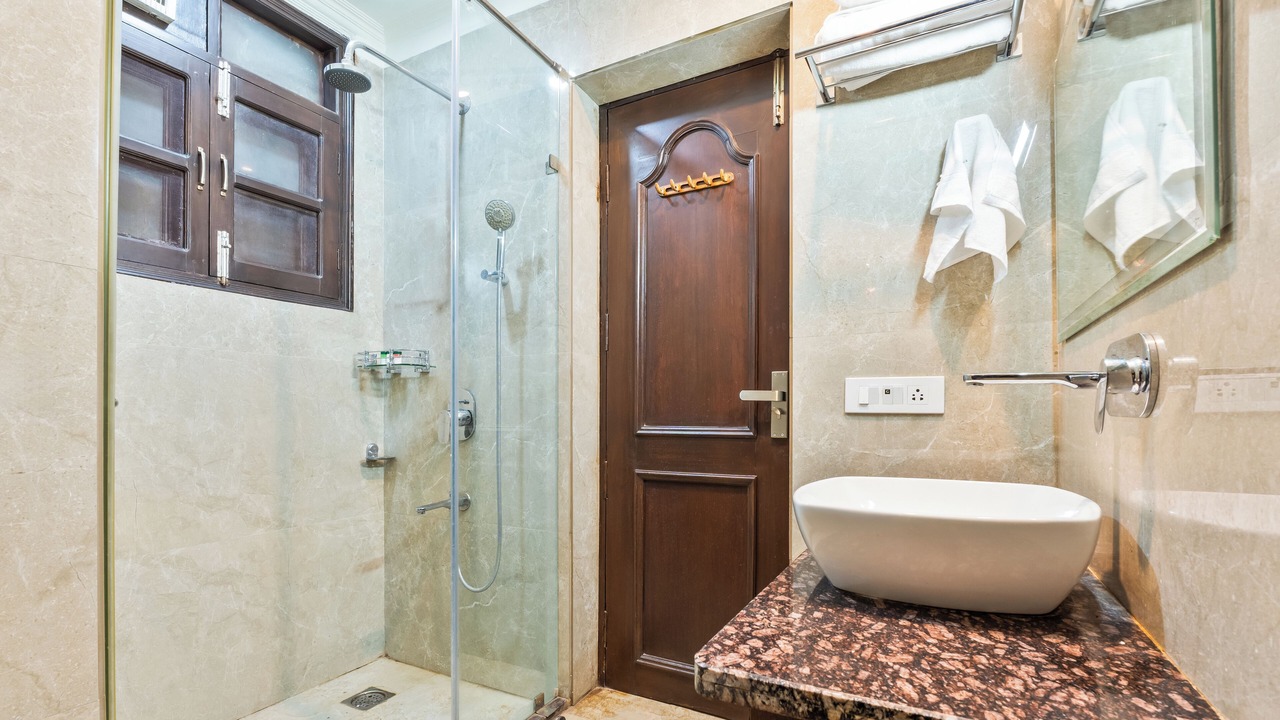 Photo of Bathroom in The Mall Road