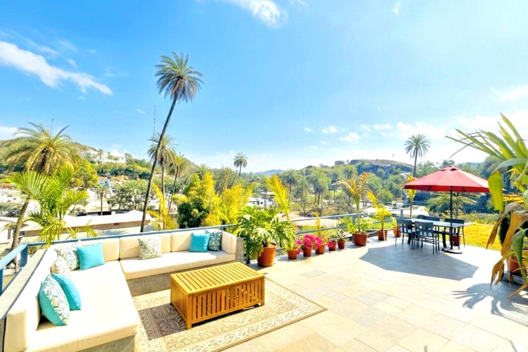 Photo of Patio Balcony in Mount Abu