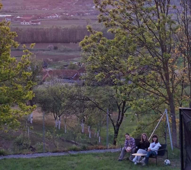 Photo of Others in Pomezeu