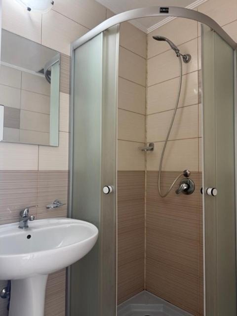 Photo of Bathroom in Brezoi