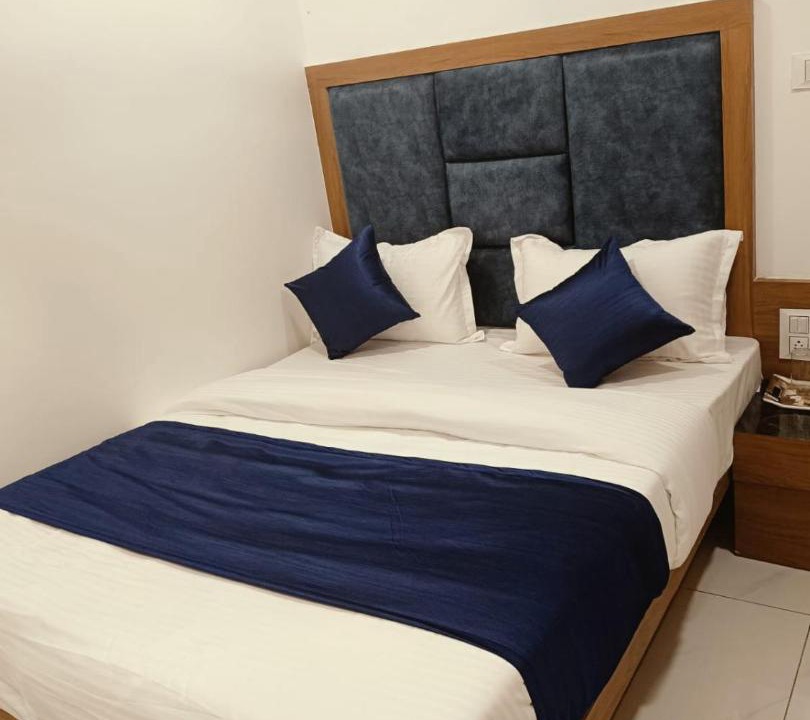 Photo of Bedroom in Usman Pura