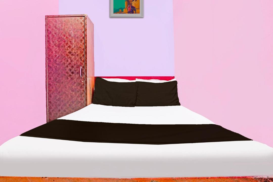 Photo of Bedroom in Prabhadevi