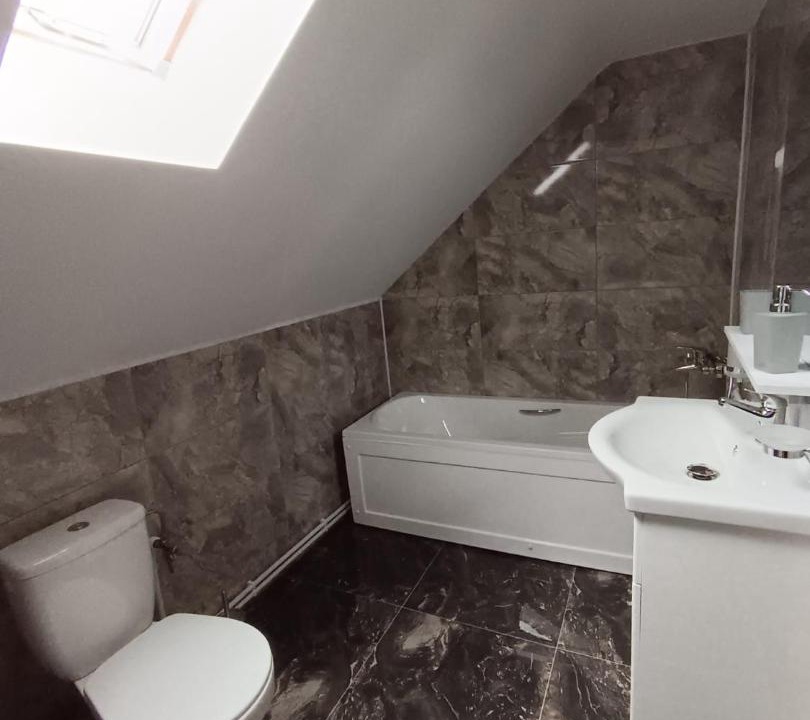Photo of Bathroom in Grinties