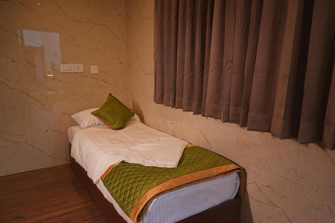 Photo of Bedroom in Enathur