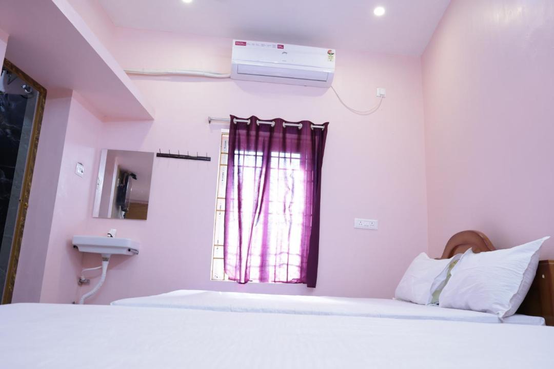 Photo of Bedroom in Tiruchendur