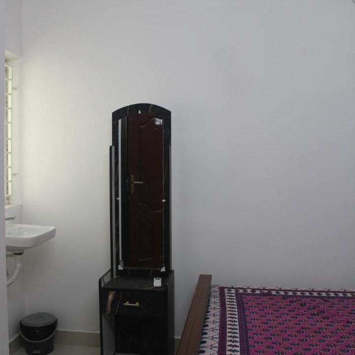 Photo of Bedroom in Tiruchendur