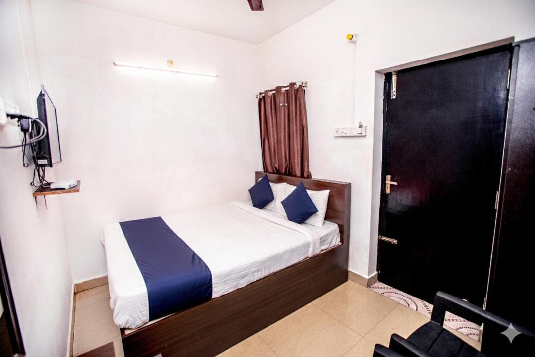 Photo of Bedroom in Pondicherry Beach