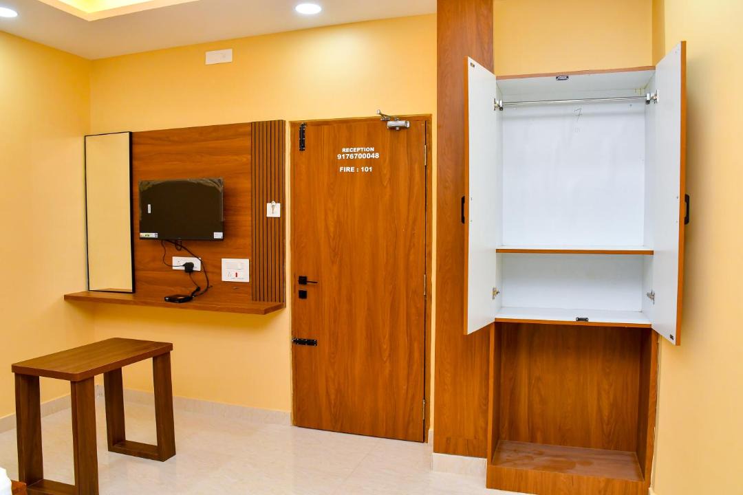 Photo of Bathroom in Tiruvadanai