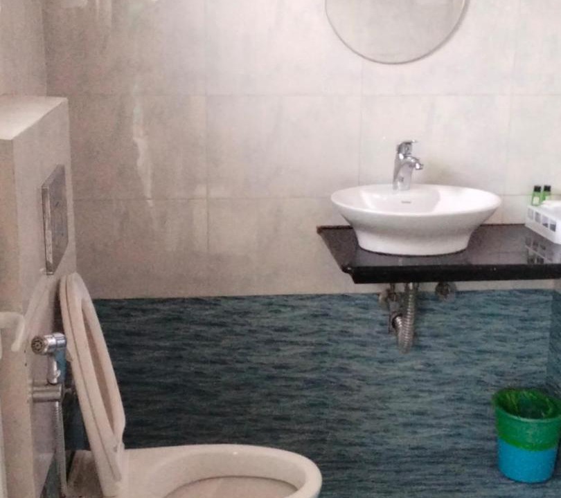 Photo of Bathroom in Ooty