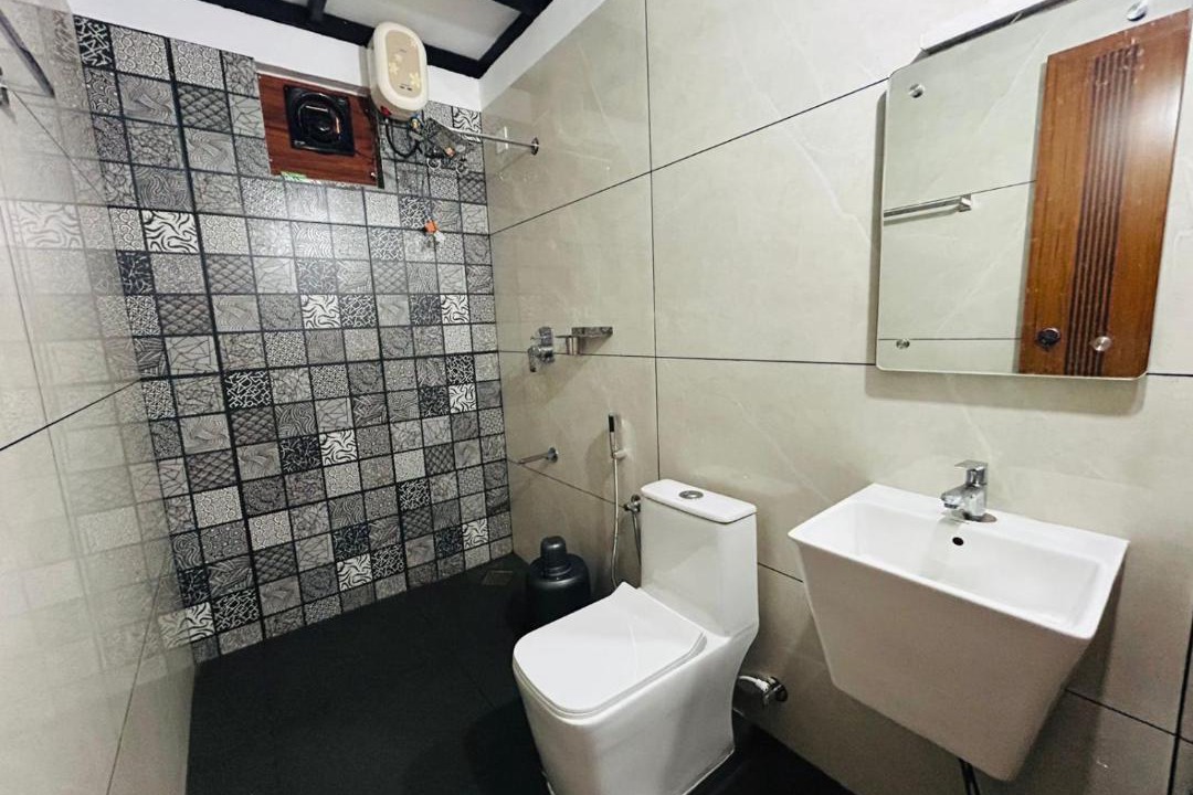 Photo of Bathroom in Vallikavungal