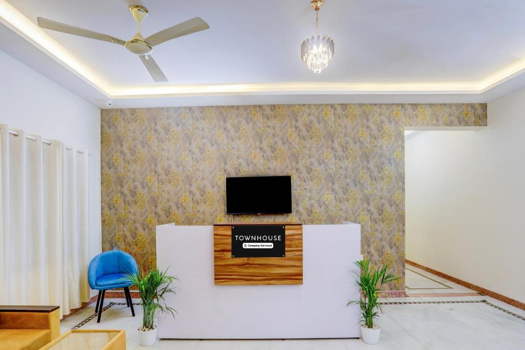 Photo of Livingroom in BTM Layout