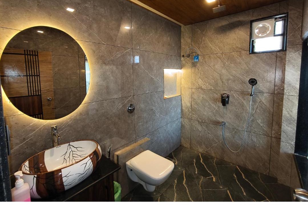 Photo of Bathroom in Mahabaleshwar
