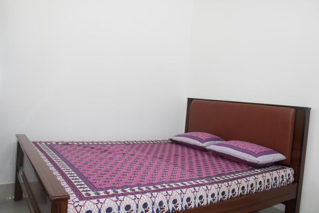 Photo of Bedroom in Tiruchendur