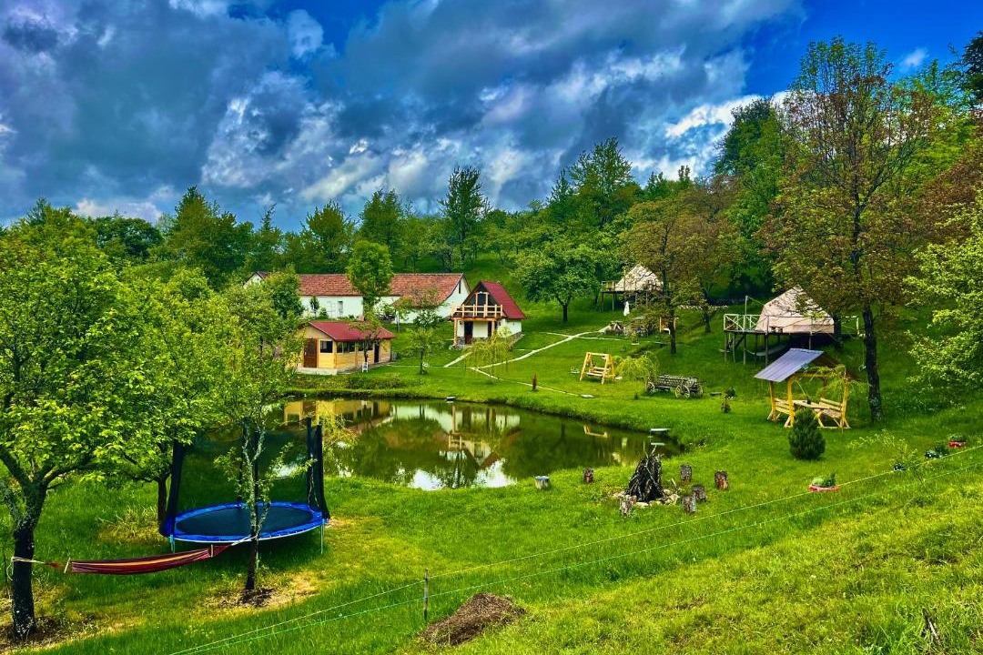 Photo of Others in Cornereva
