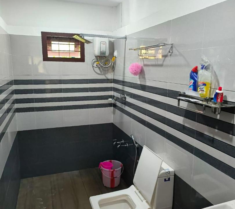 Photo of Bathroom in Maraiyur