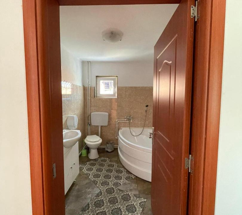 Photo of Bathroom in Calimanesti
