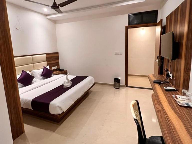 Photo of Bedroom in Adyar