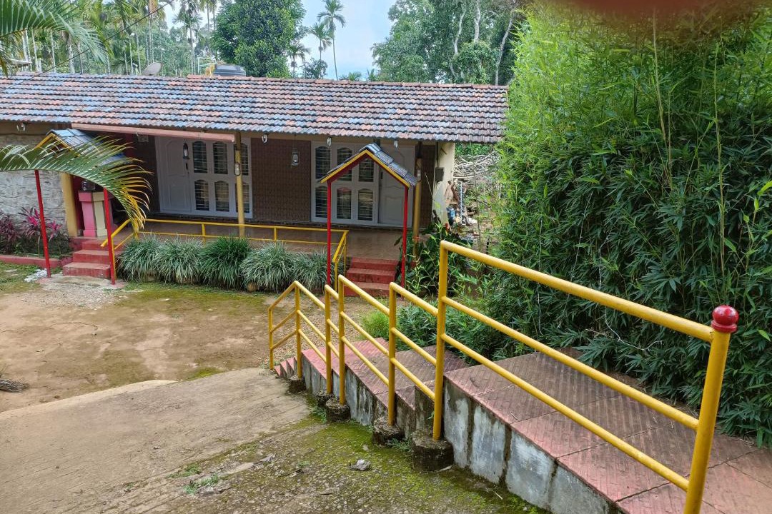Photo of Buildings in Kakabe