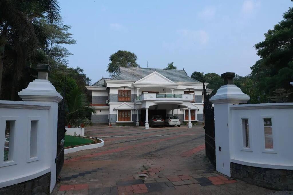 Photo of Buildings in Changanacherry