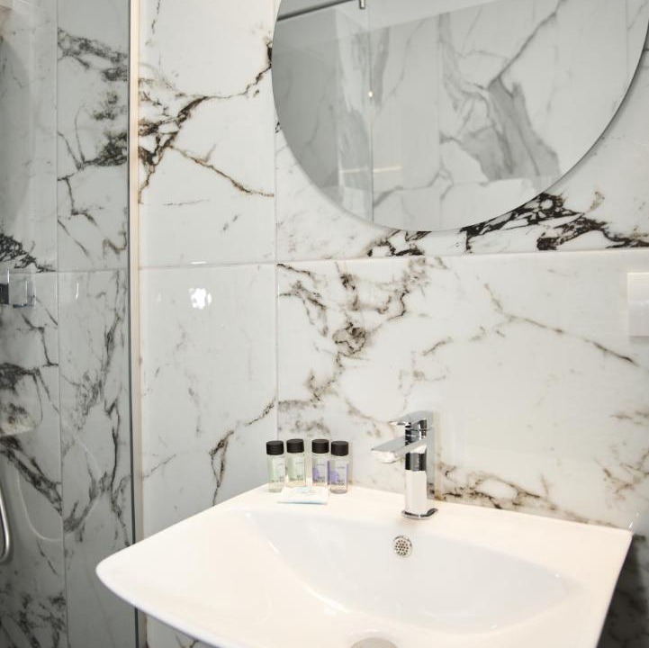 Photo of Bathroom in Calimanesti