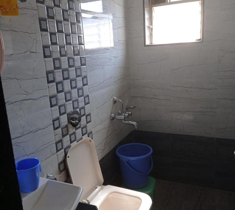 Photo of Bathroom in Mahabaleshwar
