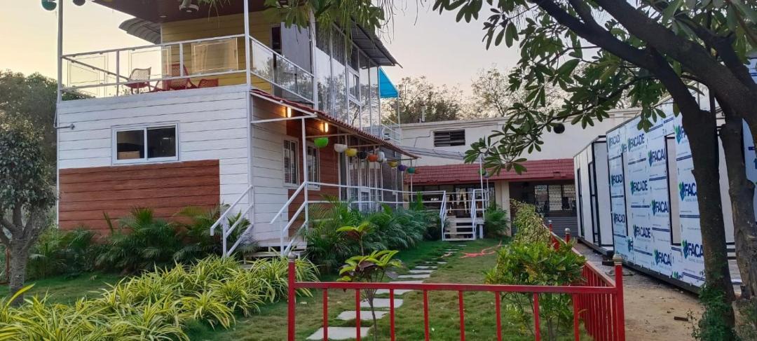 Photo of Buildings in Parasia