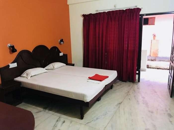 Photo of Bedroom in Thampanoor