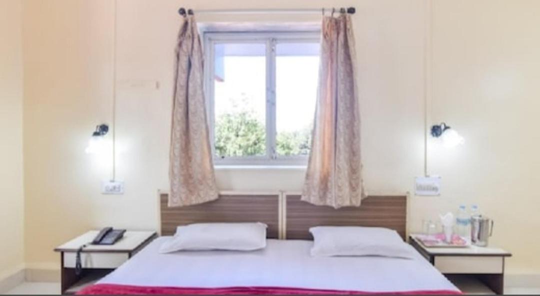 Photo of Bedroom in Mahabaleshwar