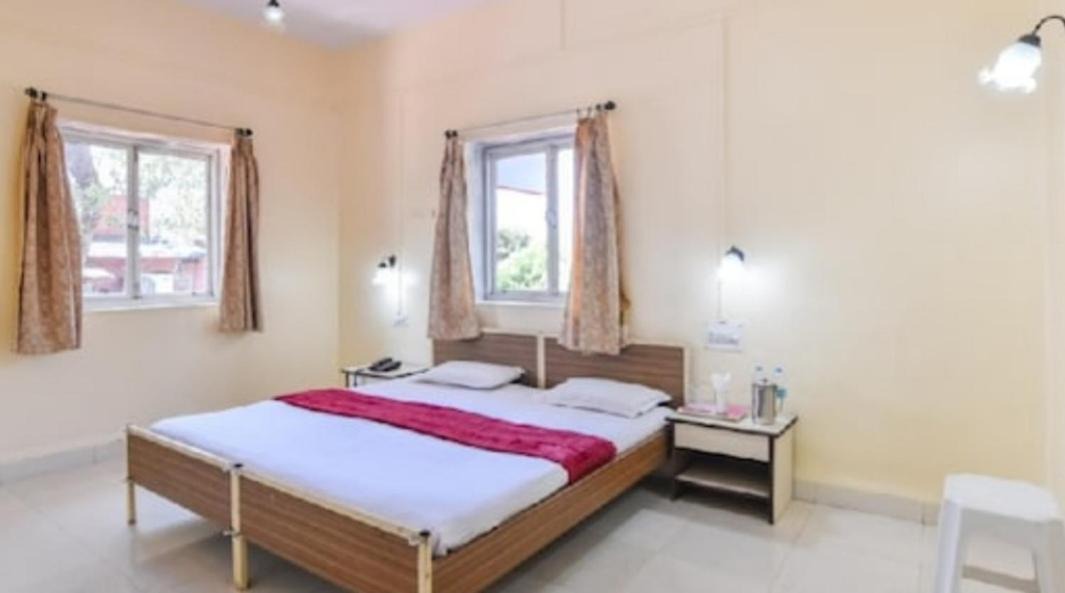 Photo of Bedroom in Mahabaleshwar