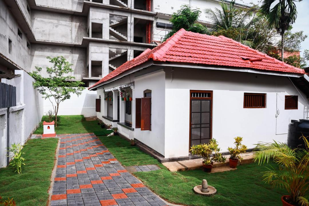 Photo of Buildings in Mullakkal