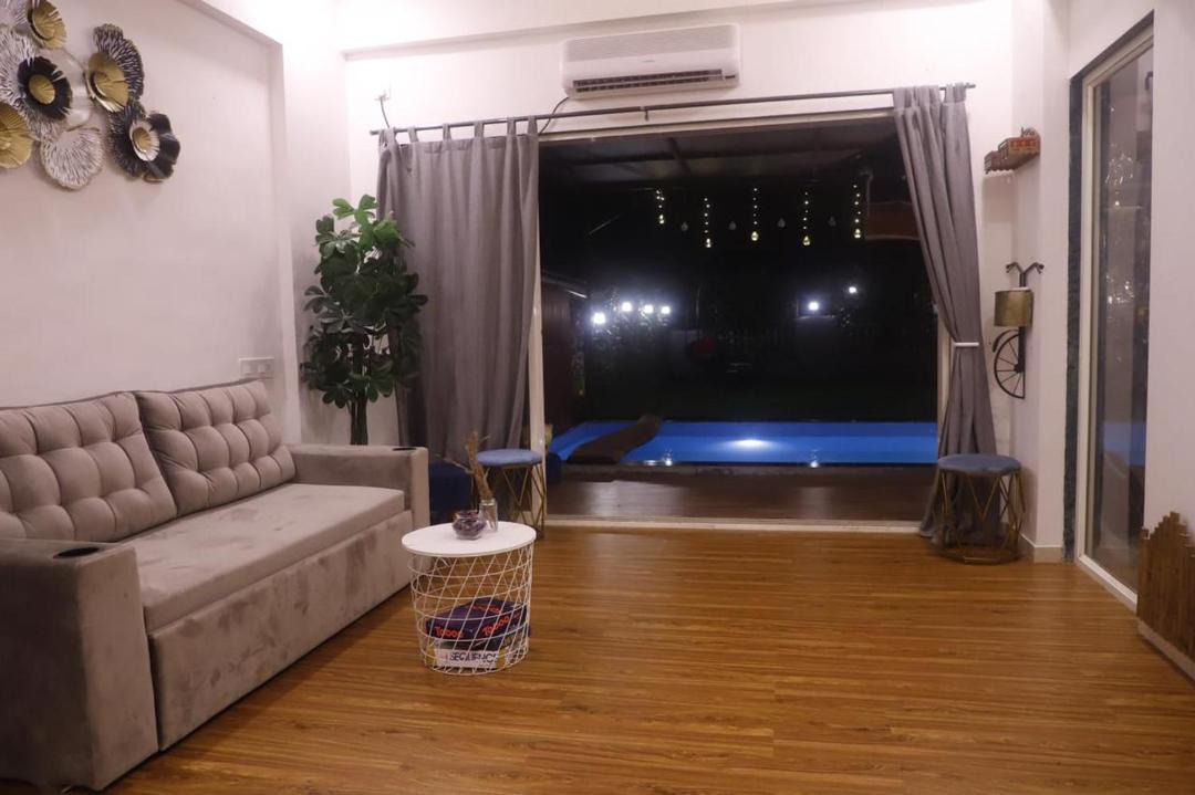 Photo of Livingroom in Karjat