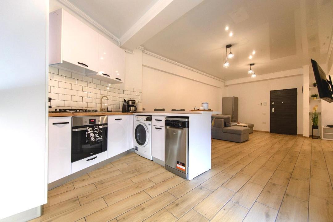 Photo of Kitchen in Mamaia-Sat