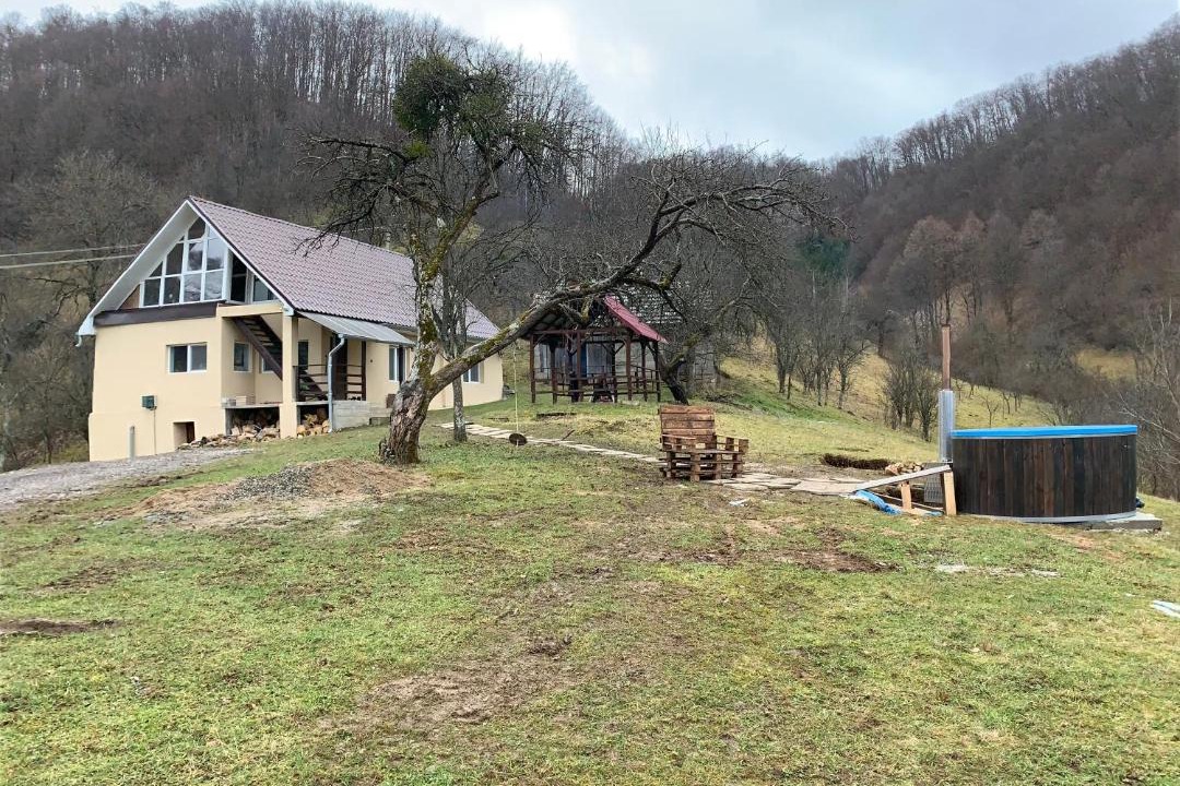 Photo of Buildings in Bratca