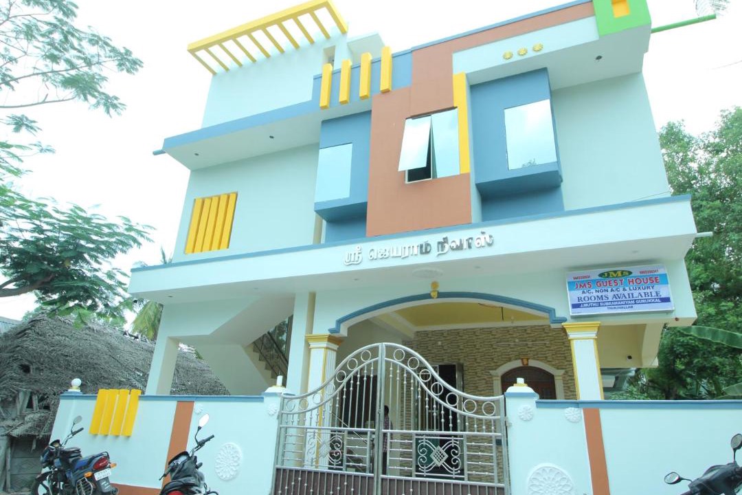 Photo of Buildings in Thirunallar