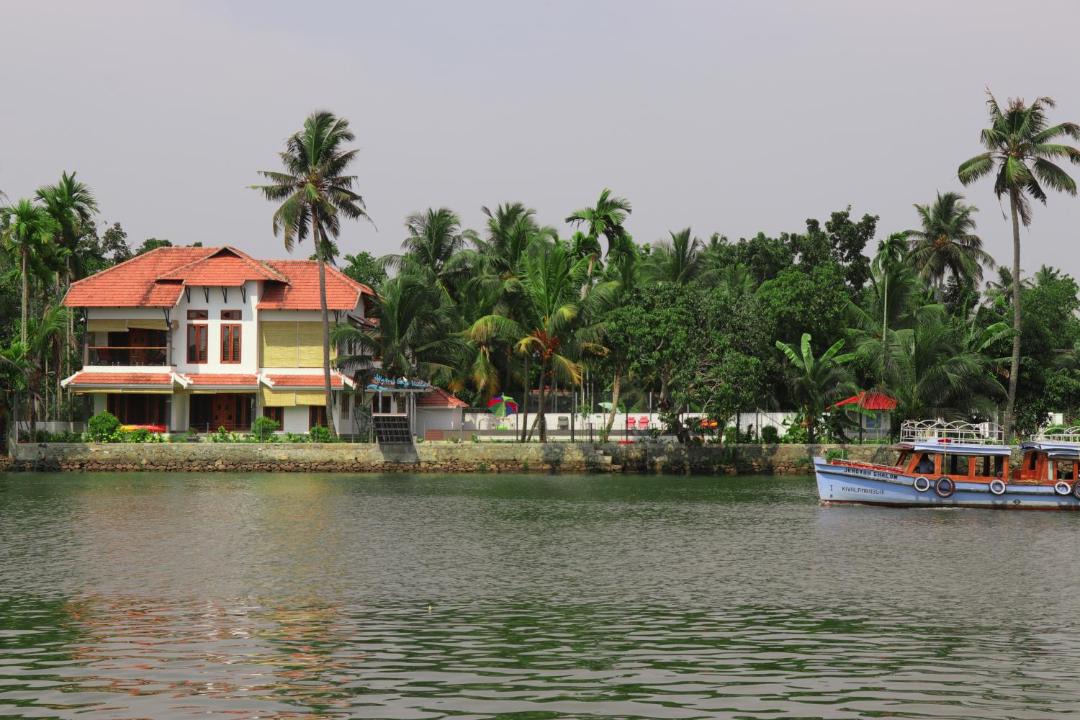 Photo of Others in Mankombu