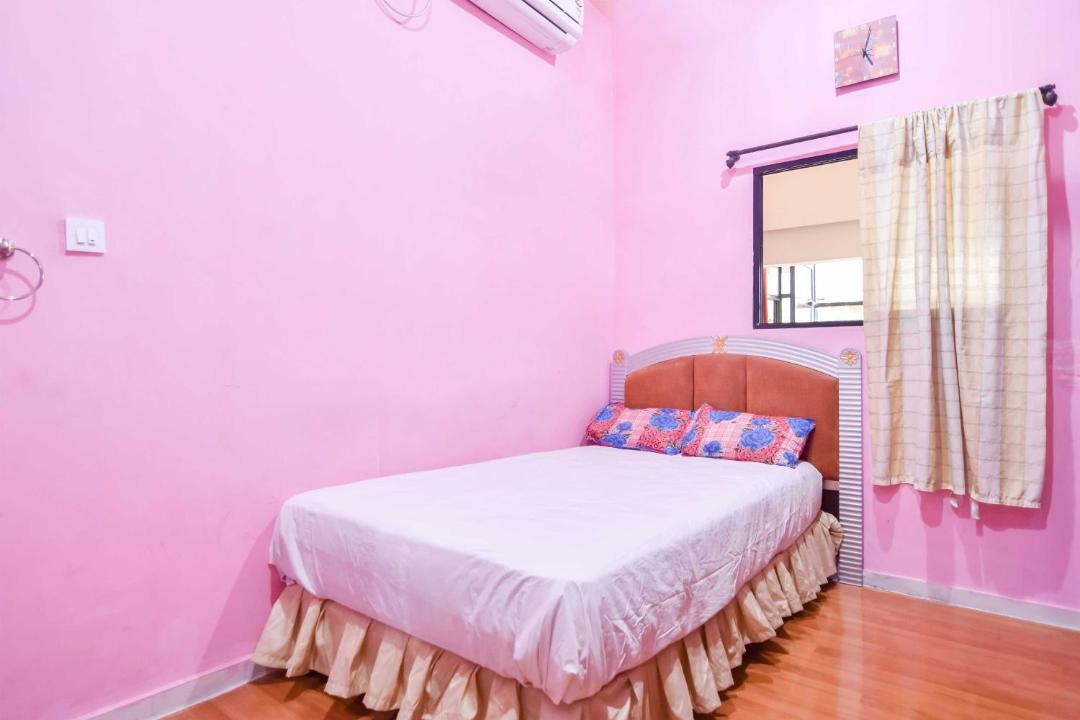 Photo of Bedroom in Aarey Colony