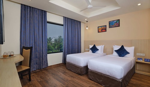 Deluxe Room, 2 Twin Beds, Accessible (DELUXE TWIN)