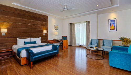 Suite, 1 King Bed, Non Smoking (with Sofabed)