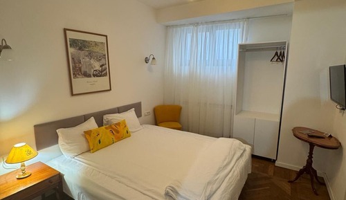Economy Room, 1 King Bed