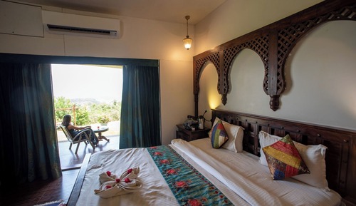 Premium Single Room, Mixed Dorm