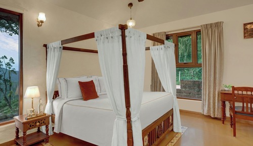 Classic Suite, 1 King Bed, Mountain View