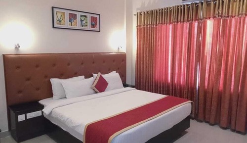 Deluxe - King Bed