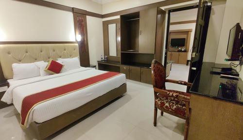 SUITE ROOM ( WITH BATH TUB )