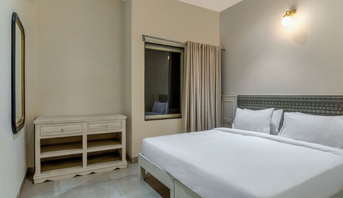 3 Bedroom Apartment with Sit-Out/Balcony