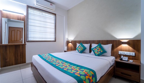 Superior Room with Grand Living Room