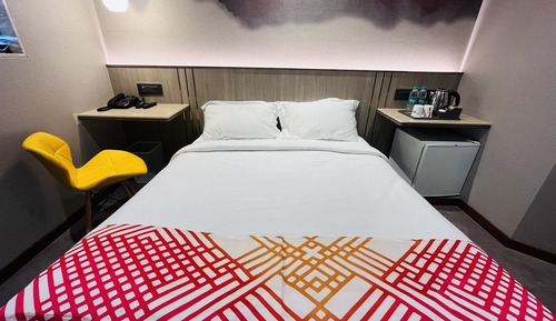 Luxe Queen Room