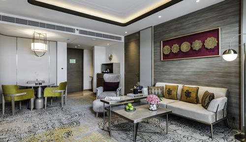 Luxury Suite