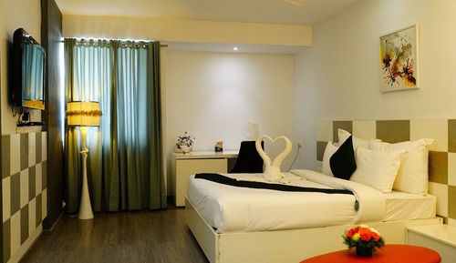 EXECUTIVE A/C ROOM